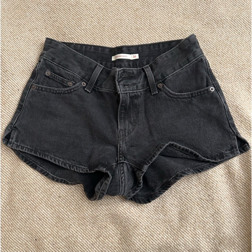 Levi’s Superlow shorts